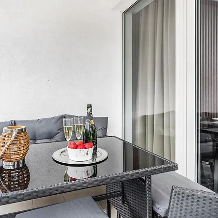 Playa Baltis 58 公寓 米兹多洛杰